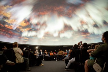 koyu hafif hareket bulanıklığı