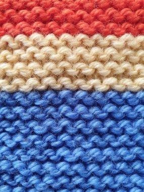 Titreşimli renkler örgü ören iki iğne