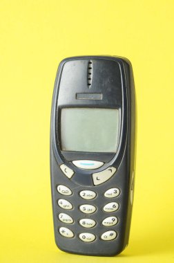Modern ama eski vintage kaba cep telefonu modeli