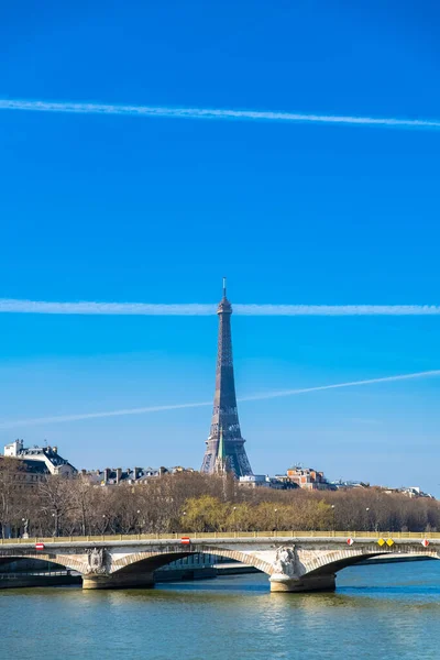 Paris Ponte Invalides Sena Com Torre Eiffel Fundo — Fotografia de Stock