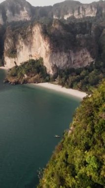 An HD of the boats on the beach