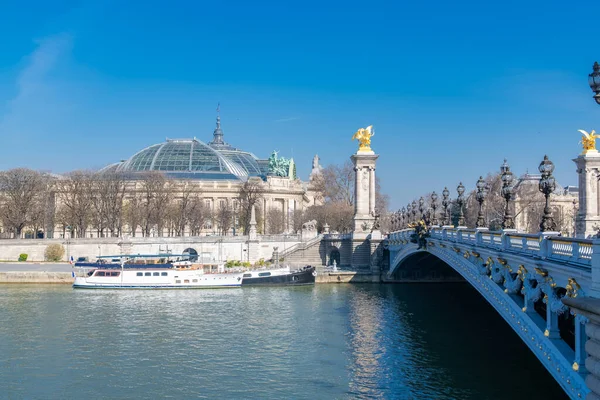 Paris Alexandre Iii Bridge Seine Grand Palais Background — Stock Photo, Image