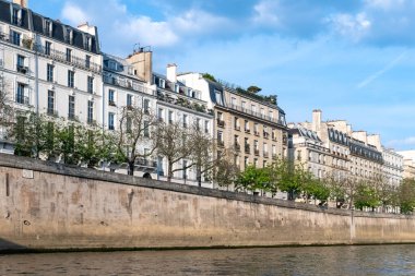 Paris, ile saint-louis ve quai de Bethune, güzel antik binalar, panorama