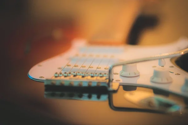 Close Detalhes Sobre Cordas Uma Guitarra Elétrica — Fotografia de Stock