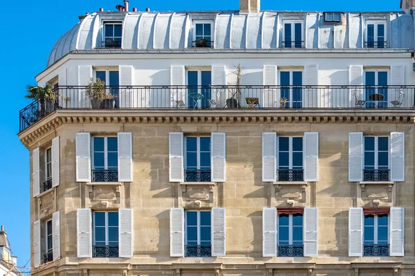 Paris Typische Fassade Und Fenster Schönes Gebäude Mit Alten Zinkdächern — Stockfoto