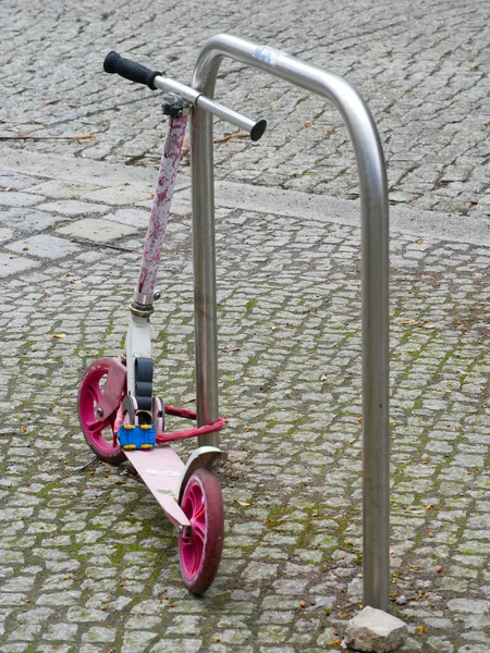 Metall Stand Pink Scooter Pavement — Stock Photo, Image