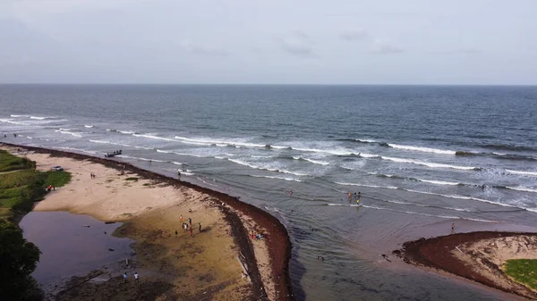 Flygbild Människor Som Har Roligt Den Vackra Stranden Chaguanas — Stockfoto