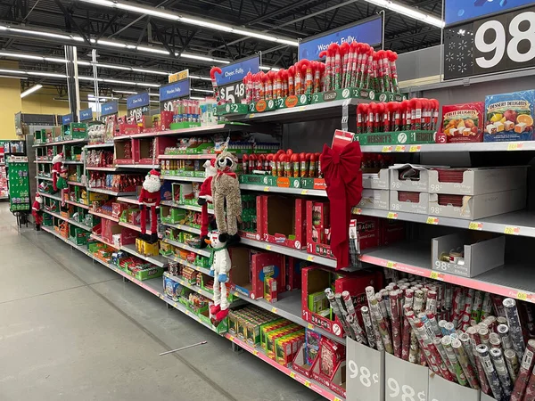 Augusta Usa Walmart Grocery Store Interior Holiday Themed Aisle — Stockfoto