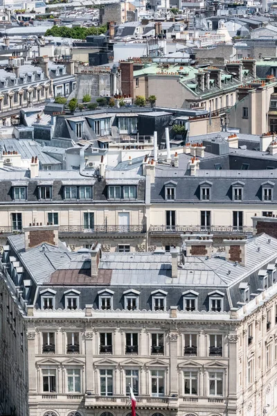 Paryż Piękne Fasady Dachy Haussmanna Luksusowej Części Stolicy Widok Łuku — Zdjęcie stockowe