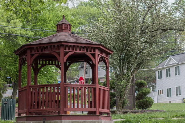 Gazebo Park Front Houses — Stok fotoğraf