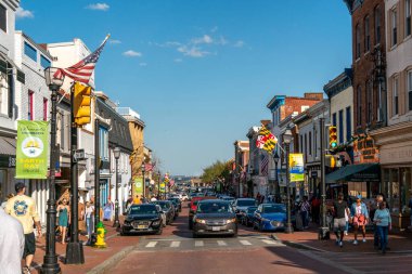 The people and traffic in the main street of Annapolis, Maryland, USA