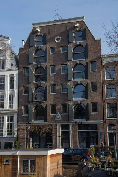 Typisk Byggnadsfasad Amsterdam Nederländerna — Stockfoto