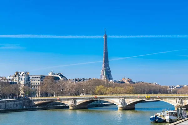 Paryż Most Invalides Sekwanie Wieżą Eiffla Tle — Zdjęcie stockowe