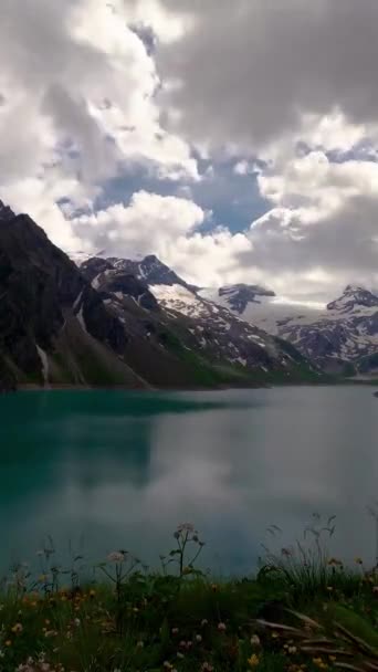 Timelapse Lake Surrounded Snowy Mountains Cloudy Sky Austria — Video