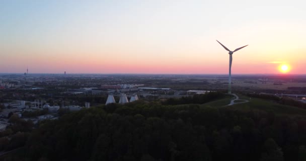Aerial View Windmill Sunset Munchen Germany — Stockvideo