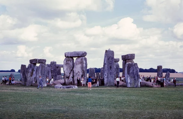 Group Tourists Stonehenge — Stock Photo, Image