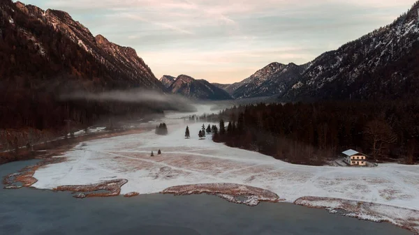 Snowy River Sunset Surrounded Mountains Rural Area — Foto Stock