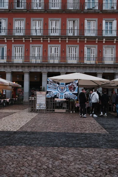 Manchester City Fans Posters Gathered Street Plaza Mayor Madrid — Zdjęcie stockowe