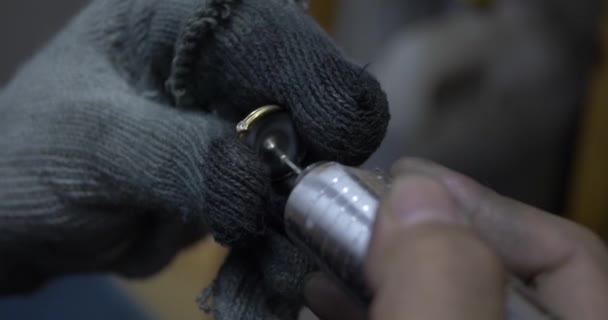 Gold Craftsmen Smoothing Bracelets Rings Filing Make Them Look Shiny — Vídeos de Stock
