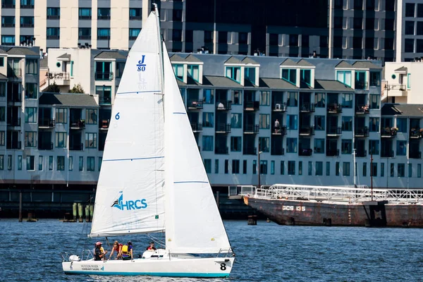 Practicing Hudson River Community Sailing Sailboat — Foto Stock