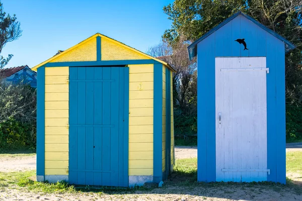Drewniane Domki Plaży Wyspie Oleron Francji Kolorowe Domki — Zdjęcie stockowe