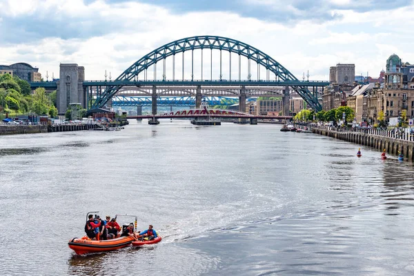 View Tyne Bridges Newcastle Tyne Boating Canoeing Activity River —  Fotos de Stock