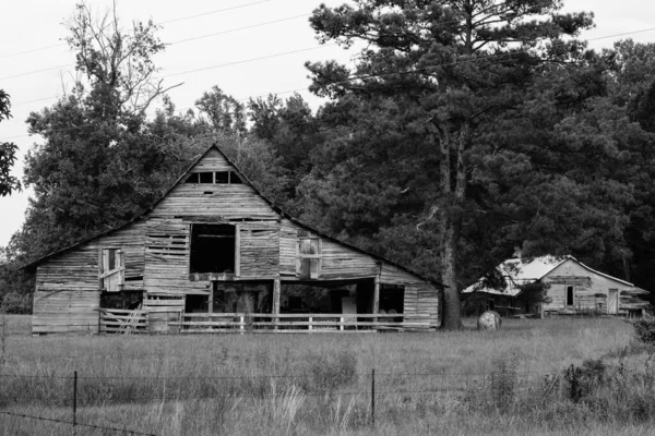 Greyscale Shot Abandoned Old Barn — Stock Photo, Image