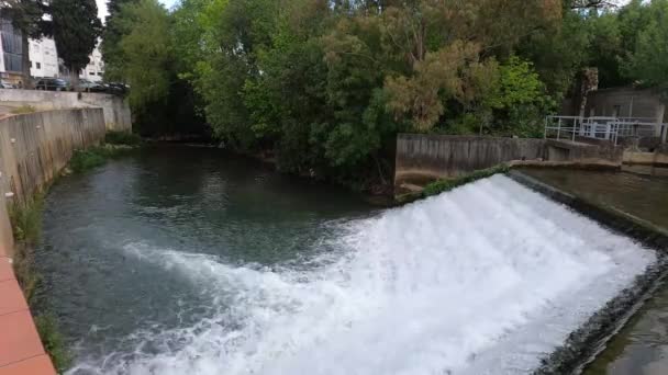 High Angle Shot Small Waterfall Flowing Torres Novas Portugal Surrounded — Stockvideo