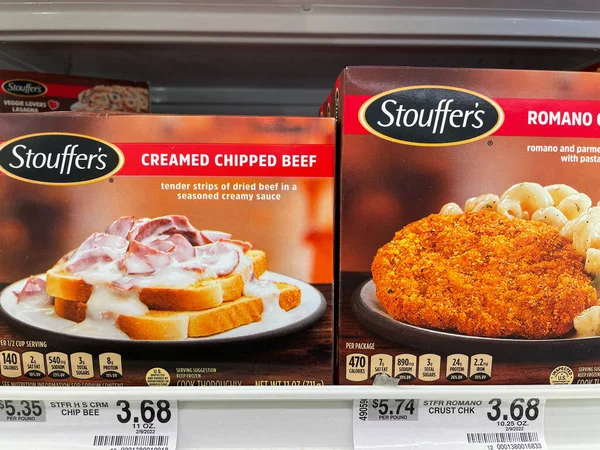 Grovetown Usa Retail Store Frozen Food Stouffers Cream Beef Shelf — стоковое фото