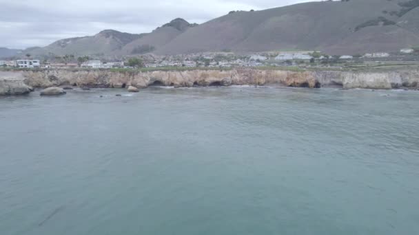 Footage Sea Rocky Shoreline Dinosaur Caves Park San Luis Obispo — Stockvideo