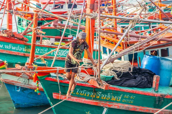 Fisherman His Fishing Boat Thailand Southeast Asia — Stock Photo, Image