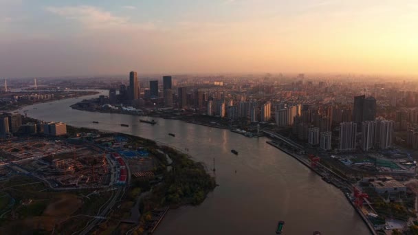 Безпілотний Вид Річку Хуанпу Шанхаї Китай Під Час Заходу Сонця — стокове відео