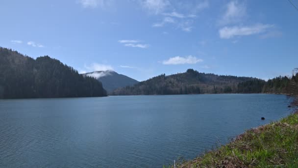 Footage Lake Surrounded Hills Mount Rainier Foothills Washington State — Stok video