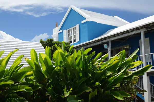 24 August 2018, Saint George\'s, Saint George\'s Parish, Bermuda, Shiny blue house under a blue sky, concept: holiday, wealth, paradise (horizontal)