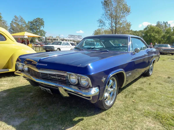 Old Blue Classic Chevrolet Chevy Impala Super Sport 327 Two — Foto de Stock