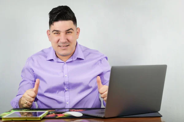Close Man Performing Actions Laptop Greeting Emotions Making Video Calls — Stock Photo, Image