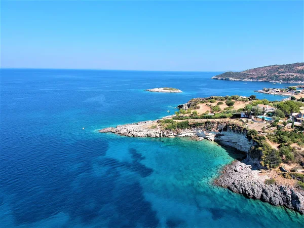 Aerial View Beautiful Island Clear Blue Sea Summertime — Stockfoto