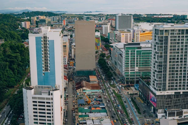 Kota Kinabalu Şehri Yoğun Saatlerde Gün Batımında — Stok fotoğraf