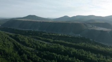 Kayalık tepelerin en üst görüntüsü