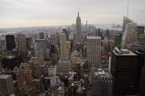Uma Vista Aérea Horizonte Sombrio Nova Iorque Com Empire State — Fotografia de Stock