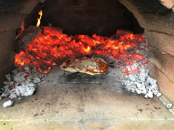 Каменная Печь Пиццей — стоковое фото