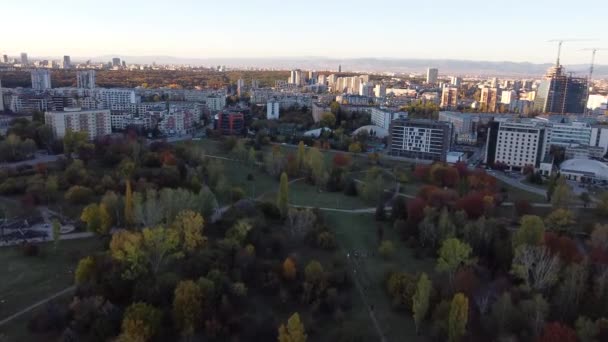 Flygfoto Över Den Vackra Studentparken Nära Vitosha Berget Sofia Bulgarien — Stockvideo