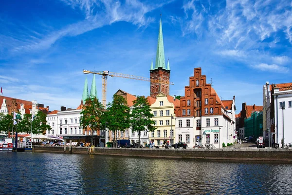 Blick Auf Die Lagerhallen Der Lübecker Altstadt — Stockfoto