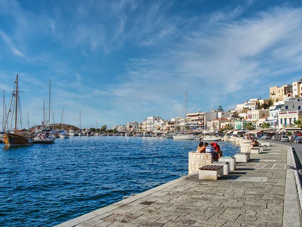 Eine Schöne Aufnahme Der Sonnigen Küste Mit Gebäuden Von Naxos — Stockfoto