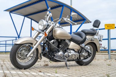 Yamaha 'dan klasik V motorlu helikopter.