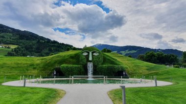 Swarovski Kristalwelten girişinin güzel bir manzarası