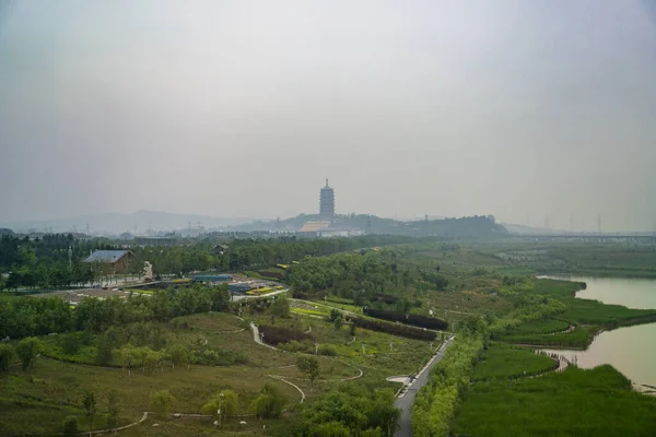 Een Antenne Uitzicht Een Mistige Lucht Het Landelijke Chinese Platteland — Stockfoto