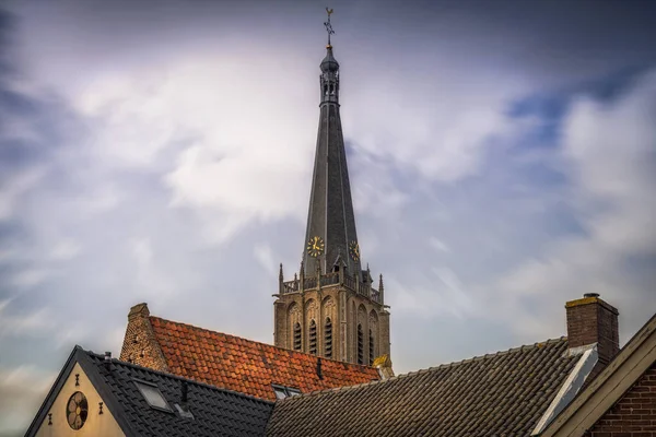 Großaufnahme Einer Duisburger Kirche Mit Wolken — Stockfoto