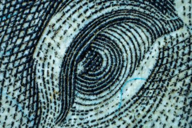 Yüz dolarlık banknotun üzerindeki göz.