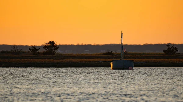 Boat Lake Shore Sunset — Stock Photo, Image